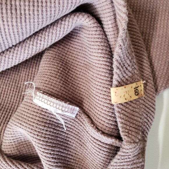 Ten Tree Womens Mauve Waffle Knit Turtleneck Long Sleeve Top Size M Sustainable - Picture 5 of 5